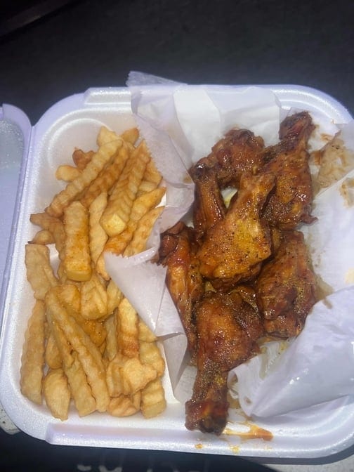 8 Piece Wings with Fries.