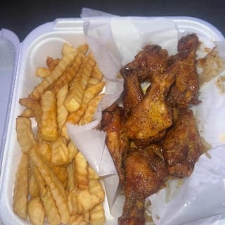 8 Piece Wings with Fries